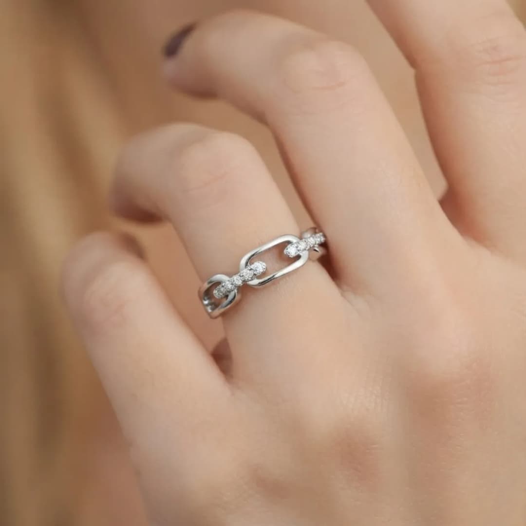 Chic Silver Ring